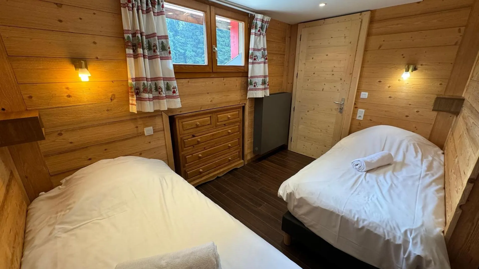 Le Schuss Otel Châtel Fransa